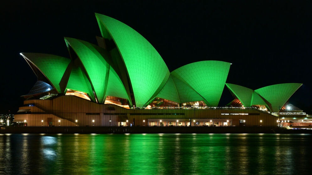 Das Opernhaus von Sydney wurde grün beleuchtet für die Feierlichkeiten zum St. Patrick's Day Global Greening.