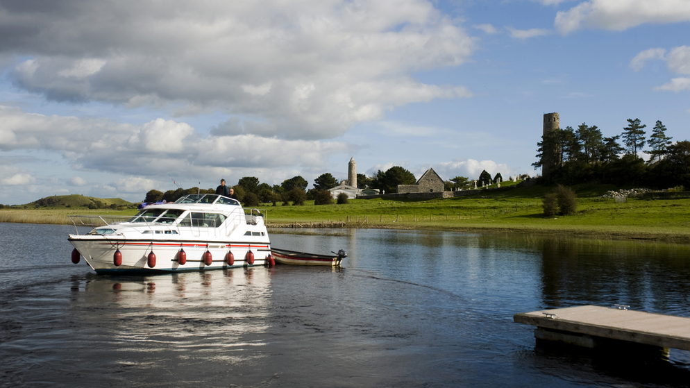 cruising-in-ireland-inspire-bg-loug-erne
