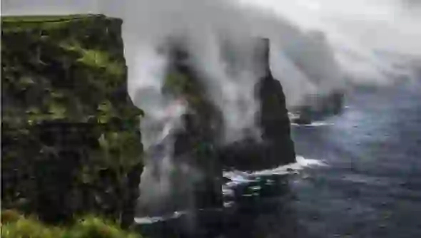 cliffs-oh-moher-clouds-three