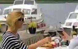 cruising-in-ireland-inspire-al-fresco-dinner-starliners-small