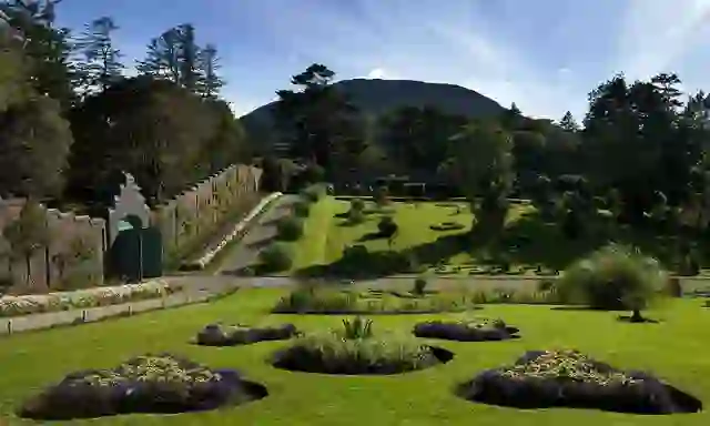 six-garden-walks