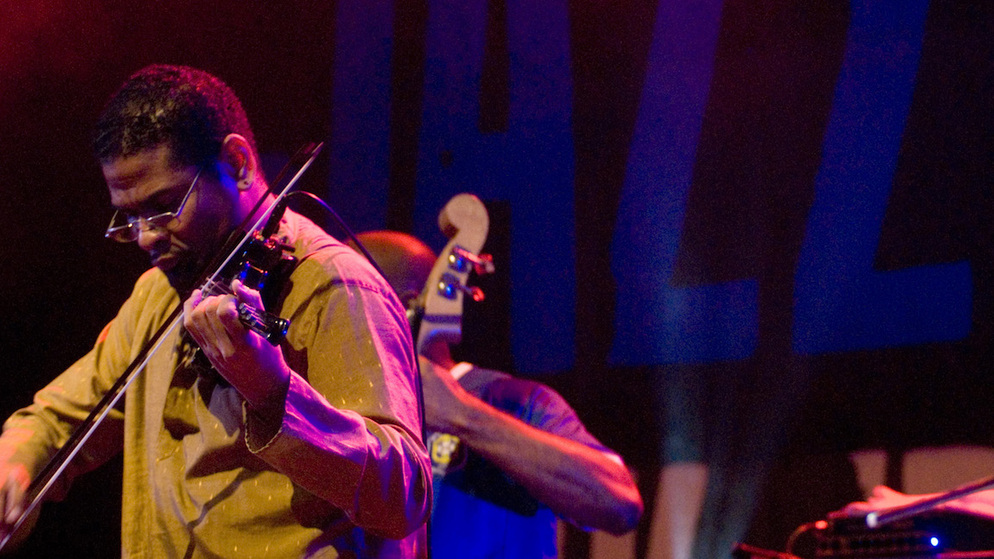 cork-music-bg-violin