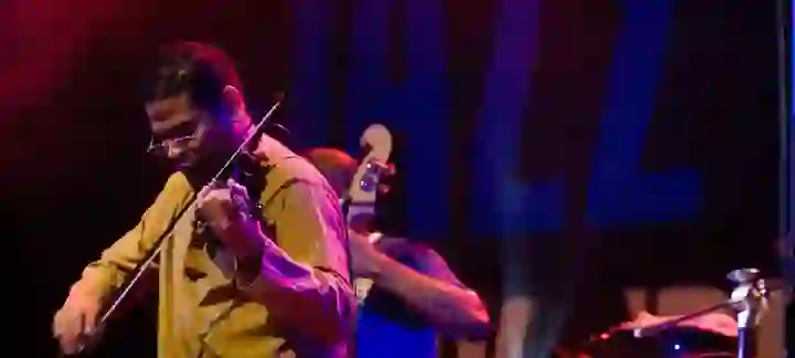 cork-music-bg-violin