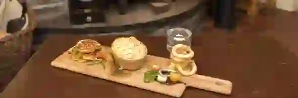 ni-headlands-eat-kitty