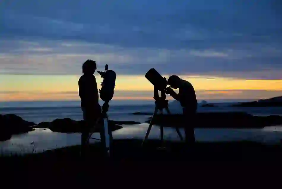 kerry-international-dark-sky-reserve-stargazers-silhouettes