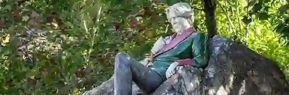 Oscar Wilde Statue