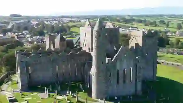 treasures-rock-of-cashel-carousel
