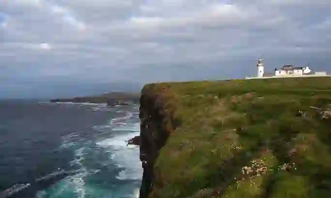 lighthouses-part-ii-loop-head-bg