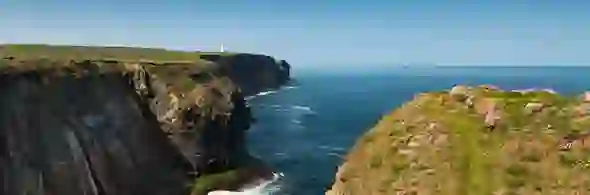 stay-in-a-lighthouse-strip-cliffs