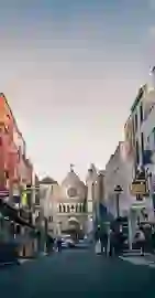 photo-street-scene-church-at-end